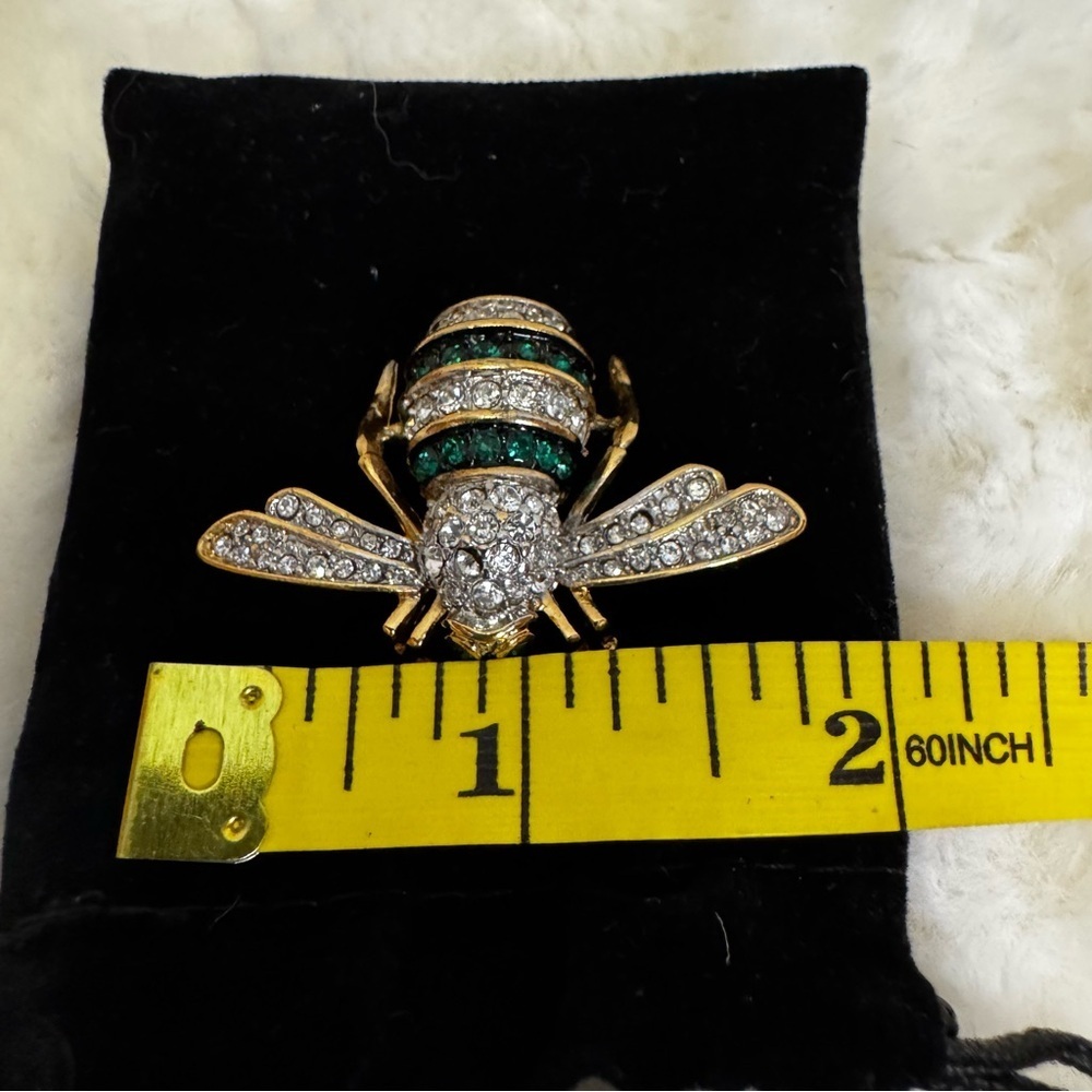 Joan Rivers Collection Gold Tone Clear and Green
Bee Brooch Pin Rhinestones NWOT - Picture 7 of 12